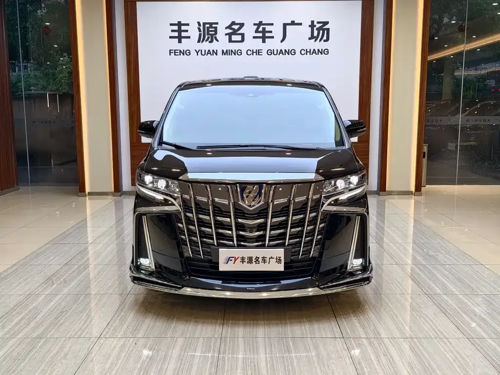 Toyota Alphard — фото 4