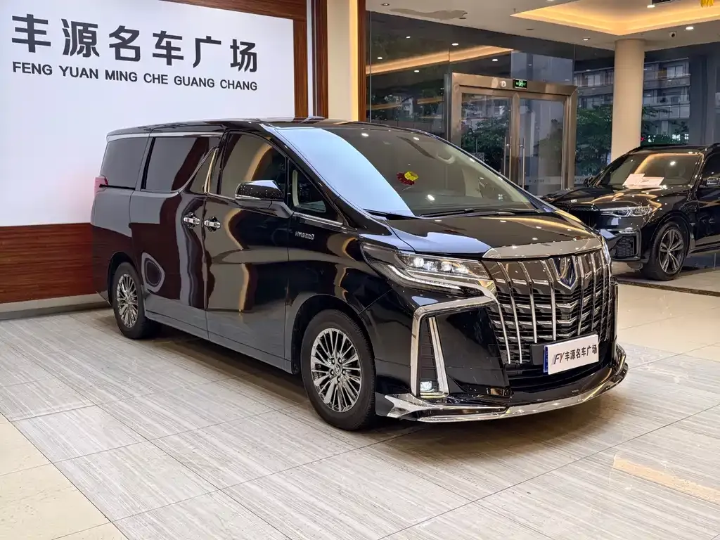 Toyota Alphard — фото 5