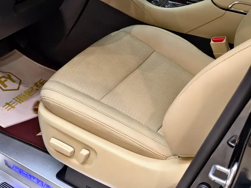 Toyota Alphard — фото 2