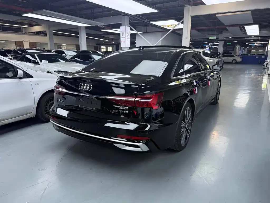 Audi A6L 2023 из CN, фото 4