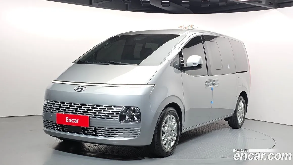 Hyundai Staria — фото 1