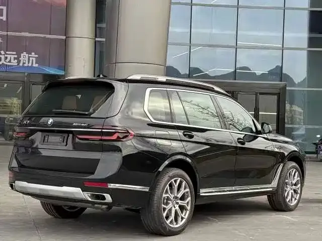 BMW X7 — фото 2