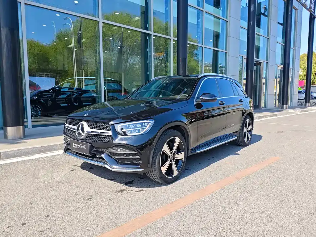 Mercedes-Benz GLC — фото 1