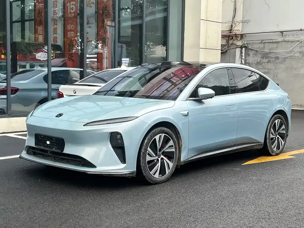 NIO ET5