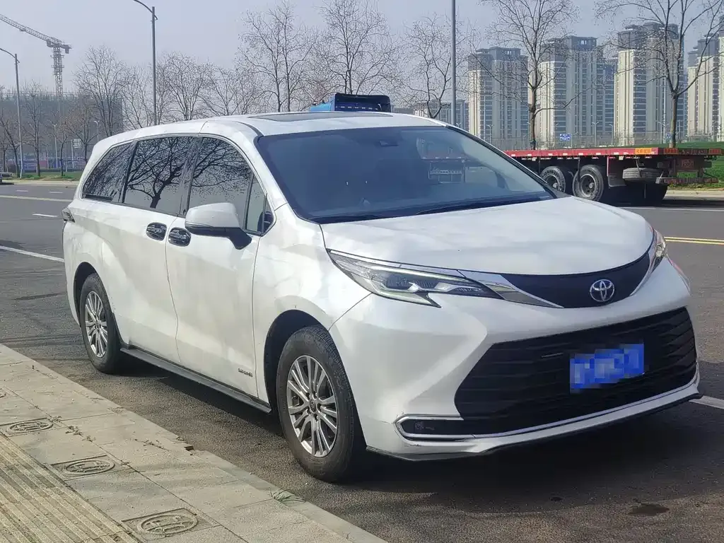 Toyota Sienna 2023 из CN, фото 10