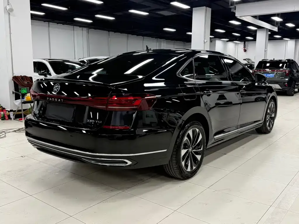 Volkswagen Passat — фото 9