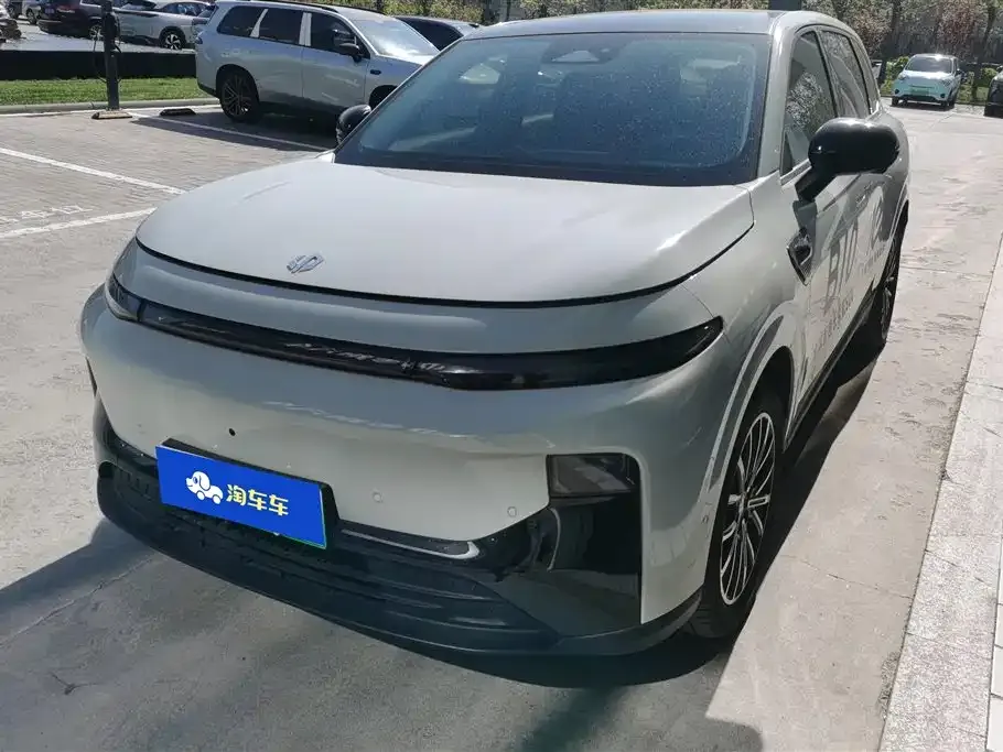 Leapmotor B10