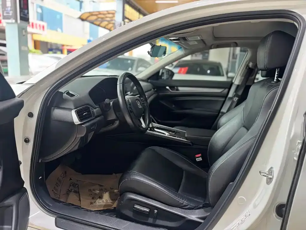 Honda Inspire — фото 6