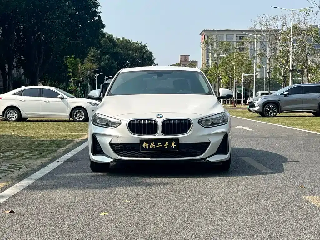 BMW 1 Series 2023 из CN, фото 3