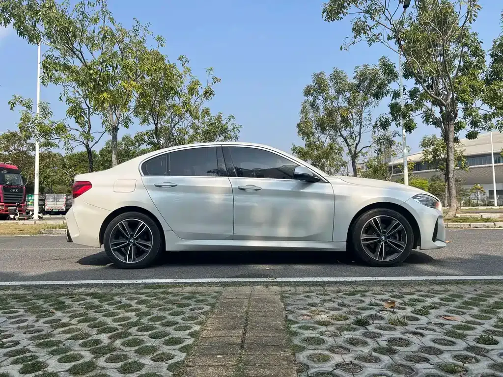 BMW 1 Series 2023 из CN, фото 4