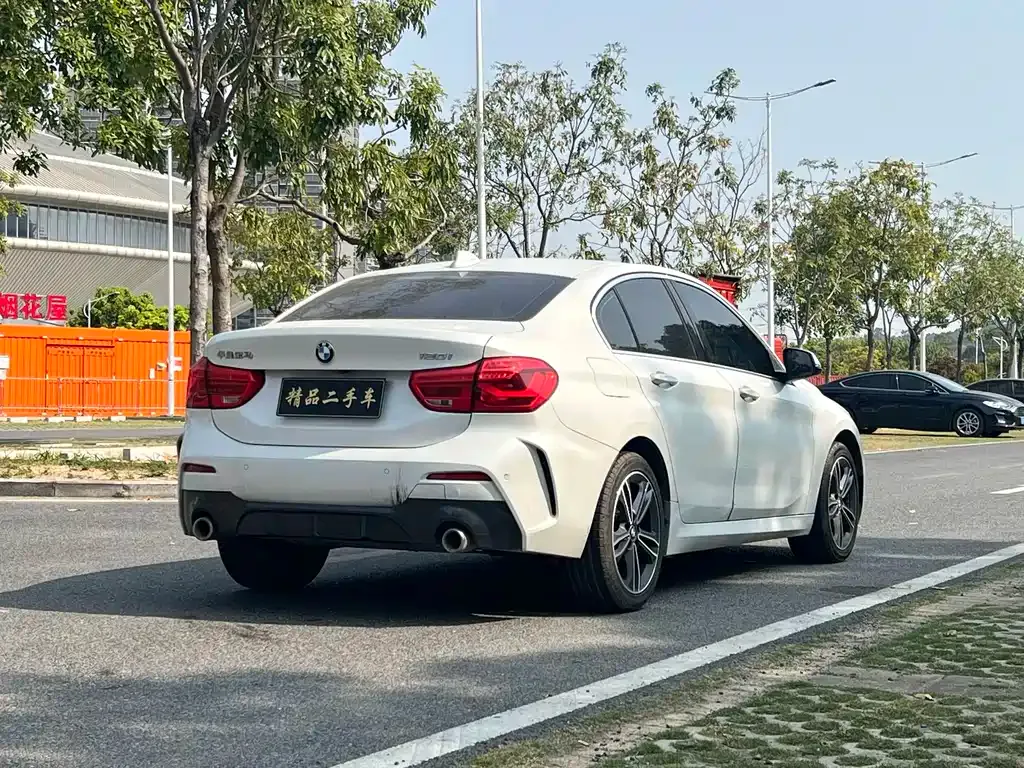BMW 1 Series 2023 из CN, фото 6