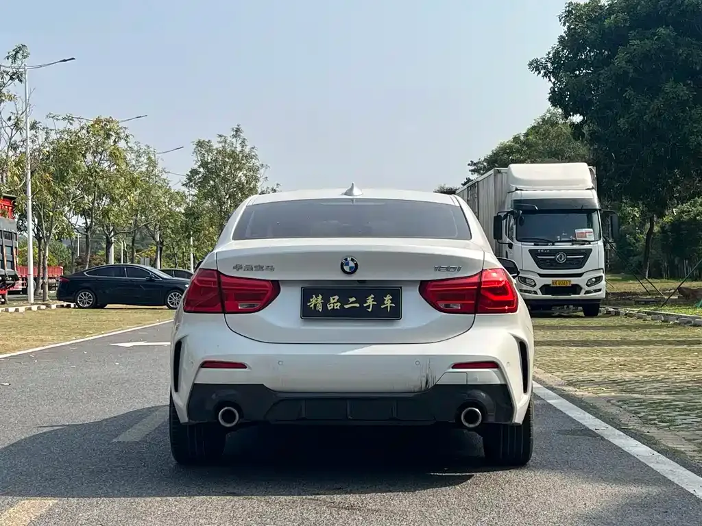BMW 1 Series 2023 из CN, фото 8