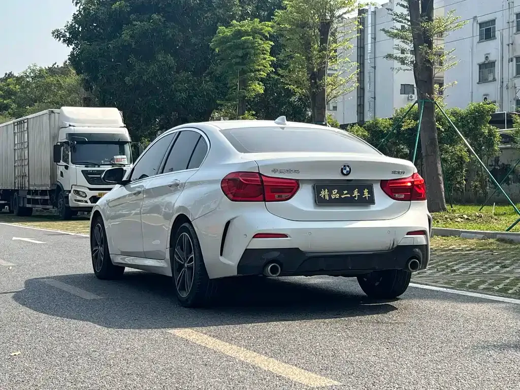 BMW 1 Series 2023 из CN, фото 10