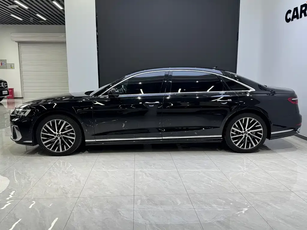 Audi A8 — фото 2