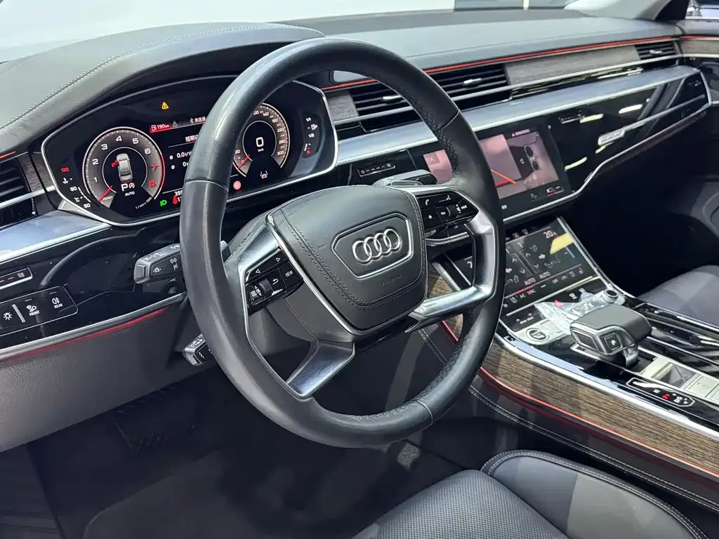 Audi A8 — фото 7