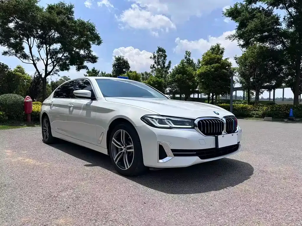 BMW 5 Series — фото 10