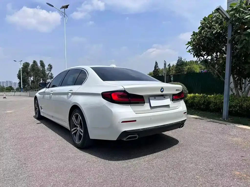 BMW 5 Series — фото 5
