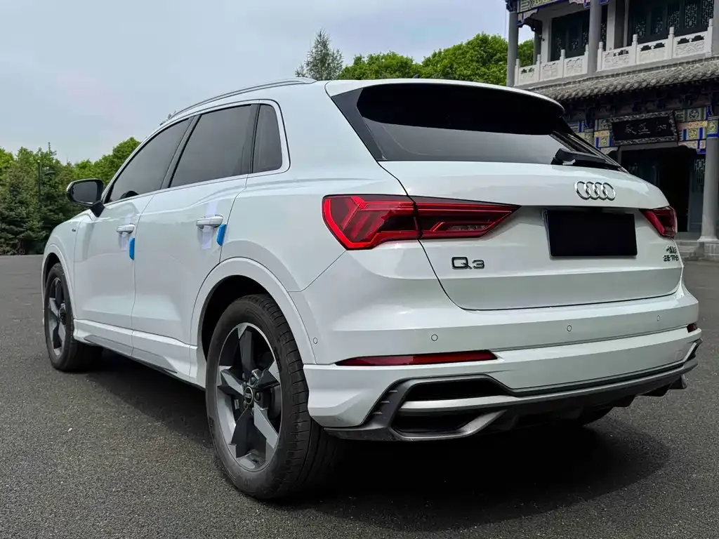 Audi Q3 — фото 9