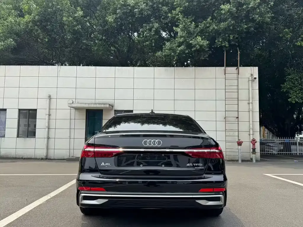 Audi A6L — фото 5