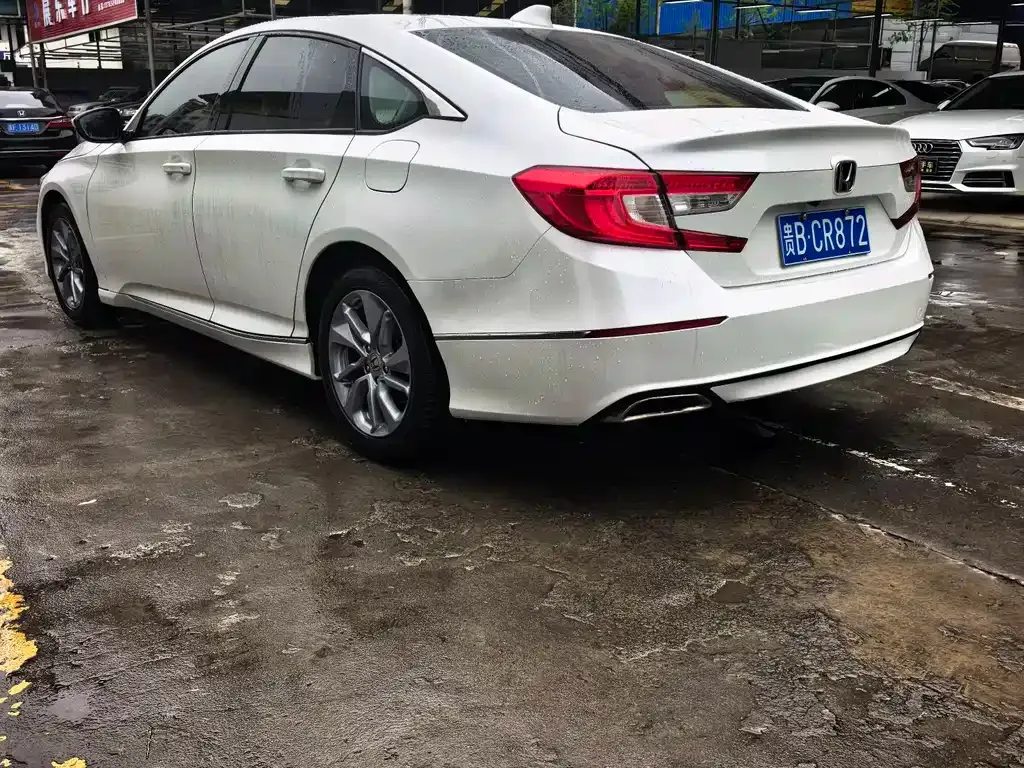 Honda Accord — фото 4