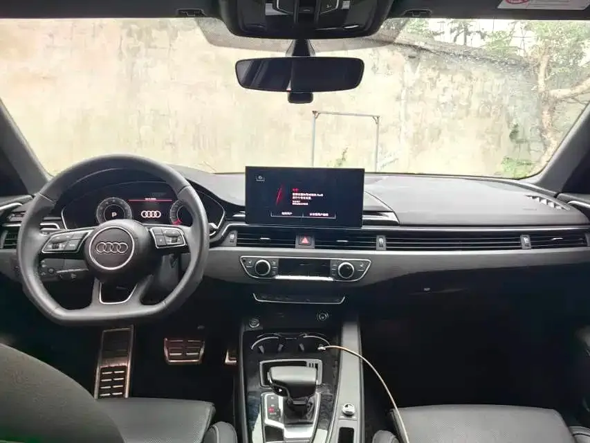Audi A4L 2023 из CN, фото 4