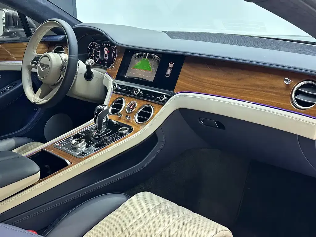Bentley Continental 2021 из CN, фото 9