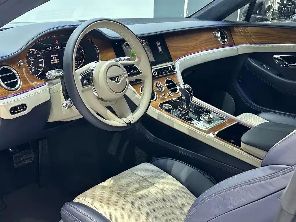 Bentley Continental 2021 из CN, фото 7
