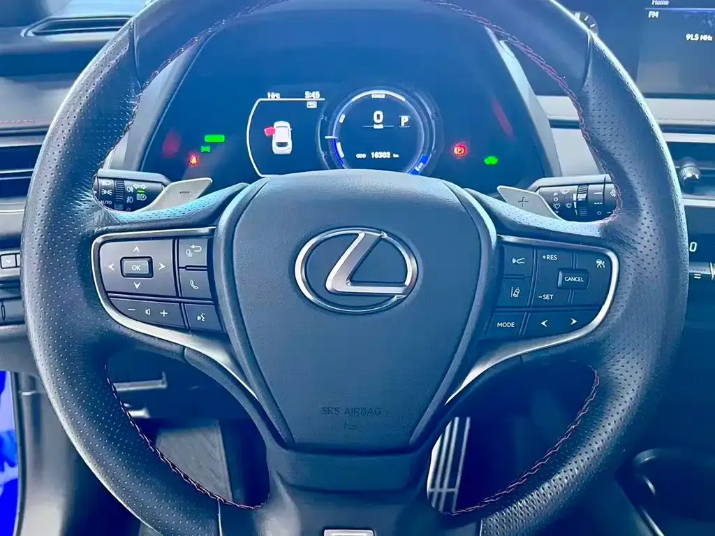 Lexus UX — фото 6