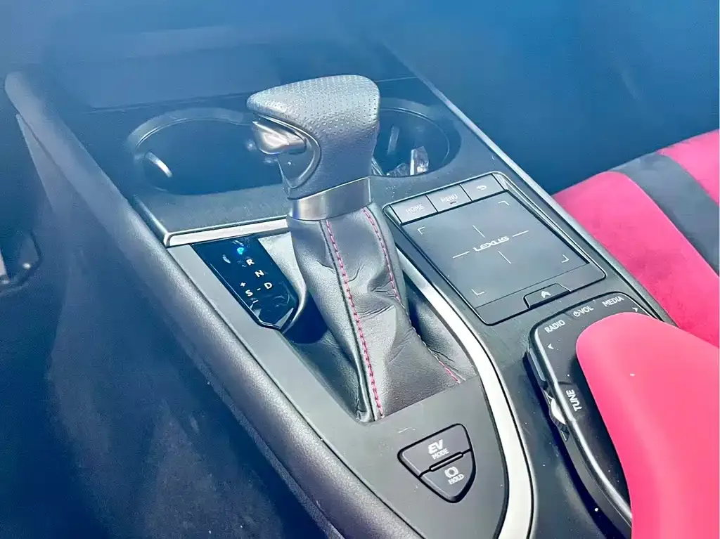 Lexus UX — фото 9