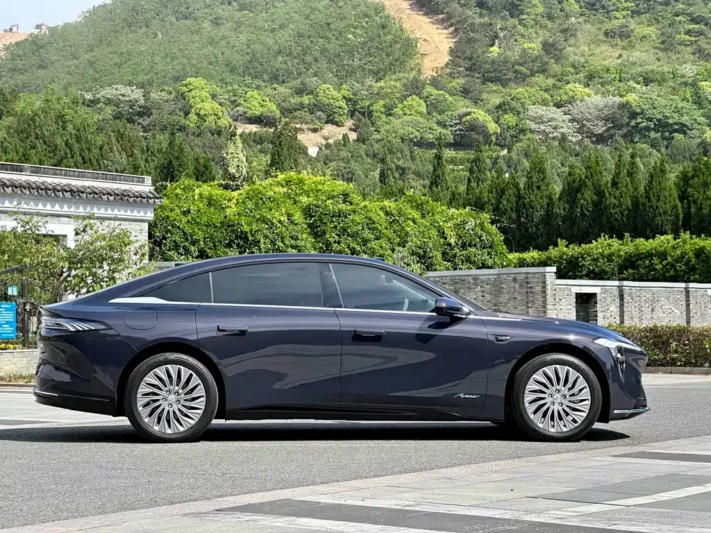 Buick Electra L7 2025 из CN, фото 5