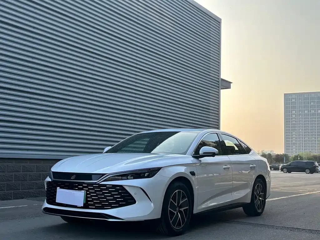 BYD Qin L — фото 1