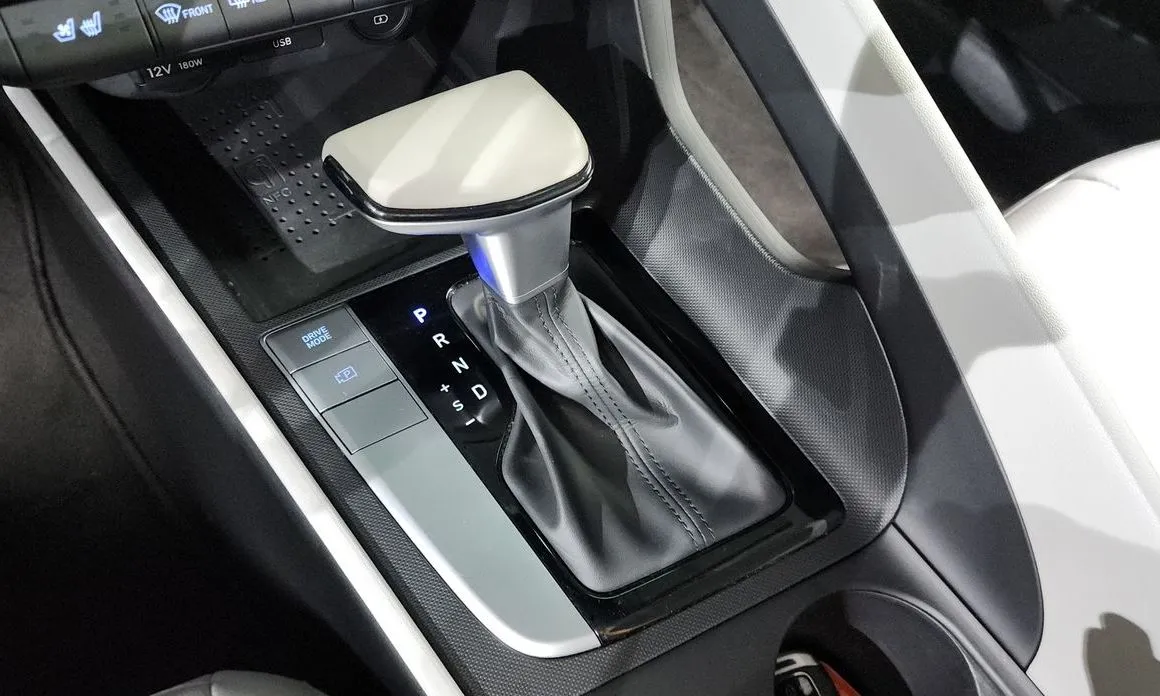 Hyundai AVANTE 2023 из KR, фото 10