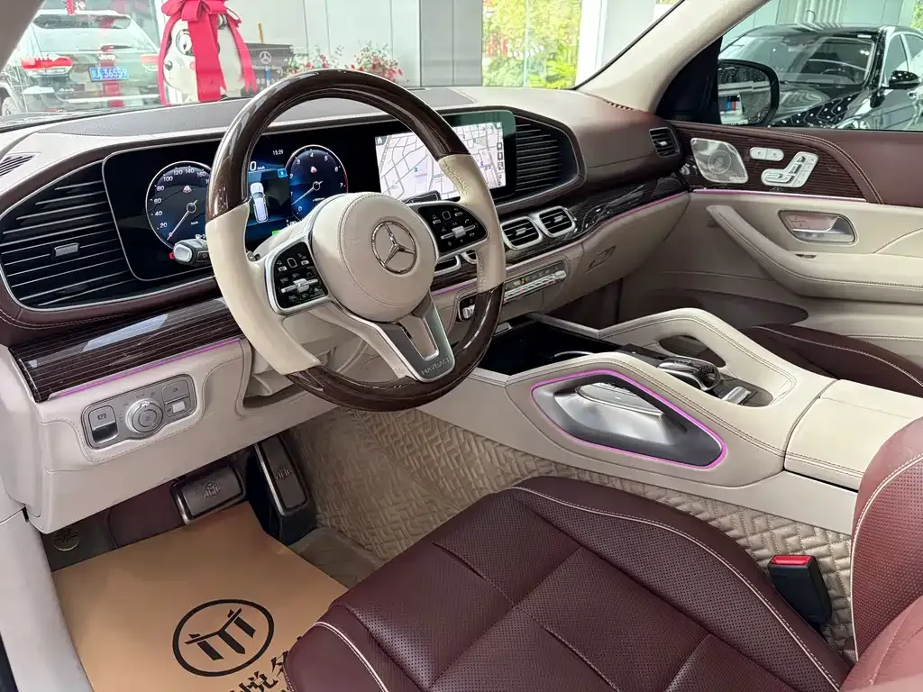 Mercedes-Benz GLS — фото 9