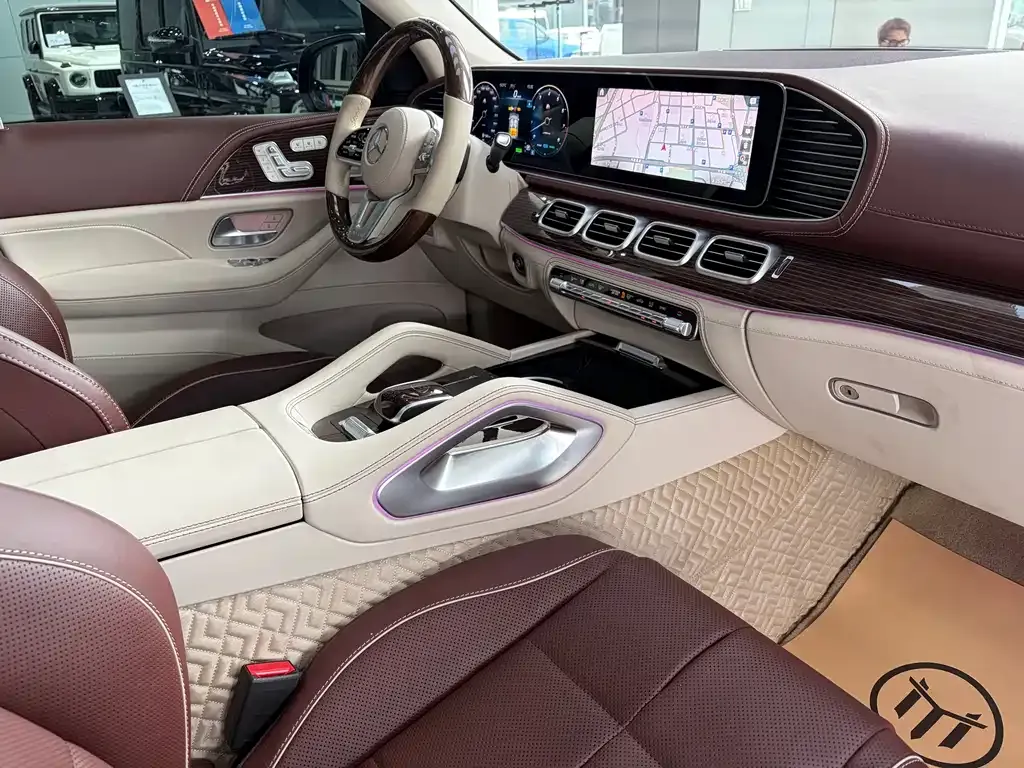 Mercedes-Benz GLS — фото 6