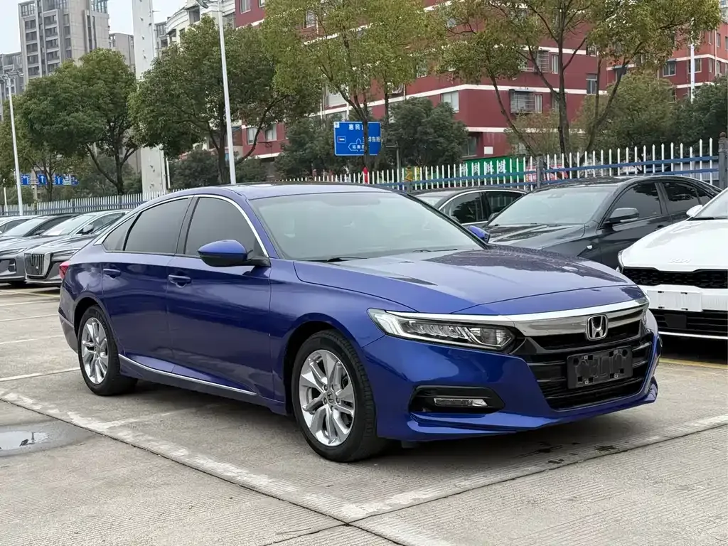 Honda Accord — фото 6