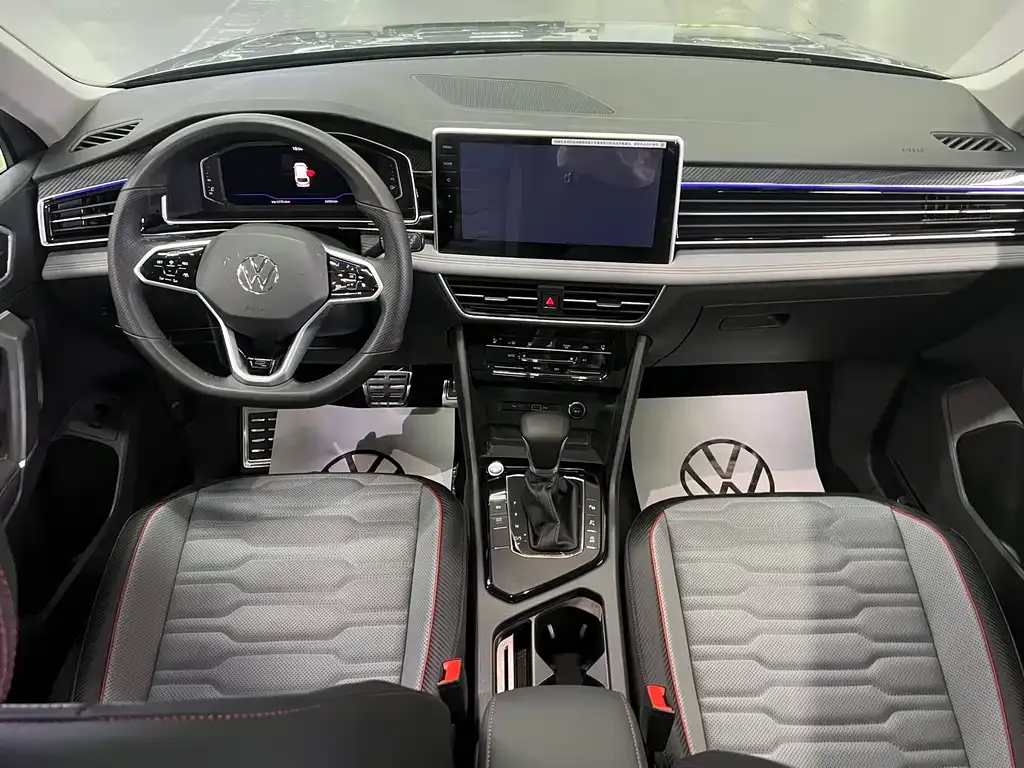 Volkswagen Tiguan L — фото 9