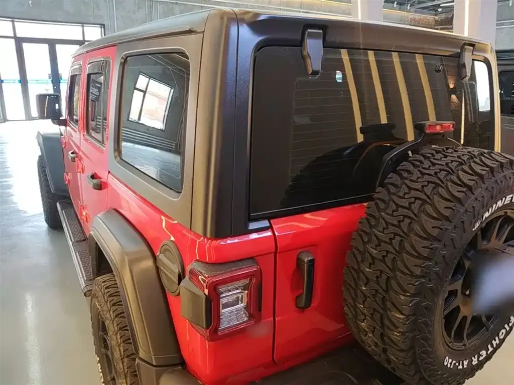 Jeep Wrangler — фото 9