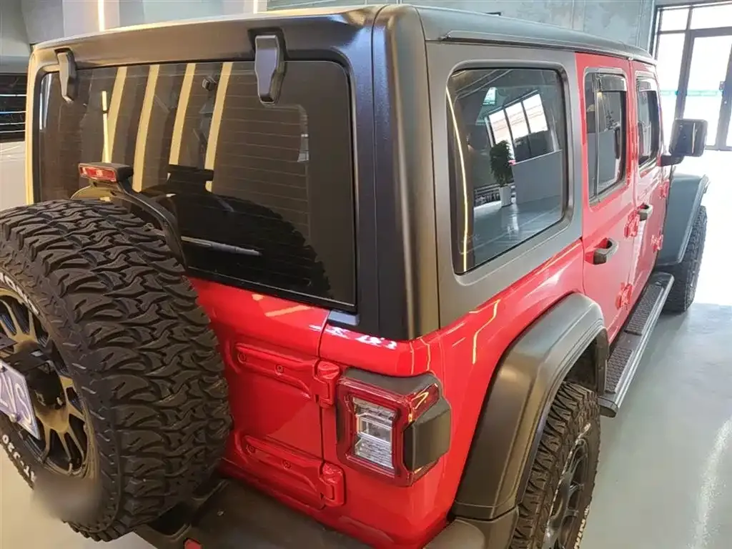 Jeep Wrangler — фото 8