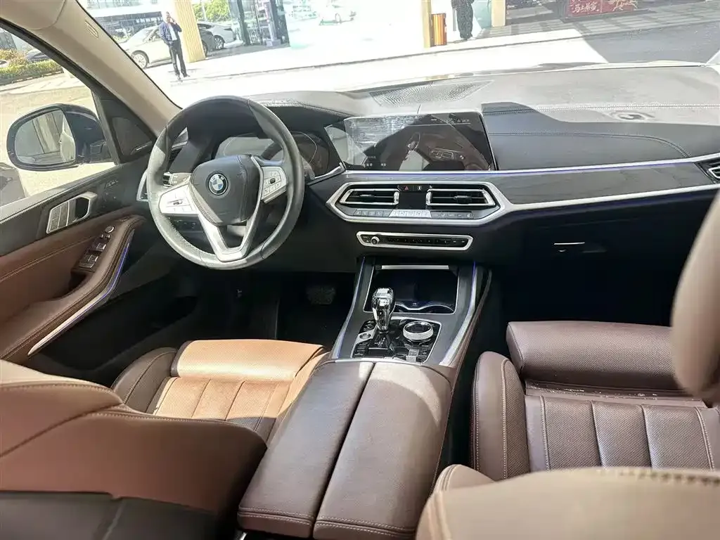 BMW X7 — фото 2