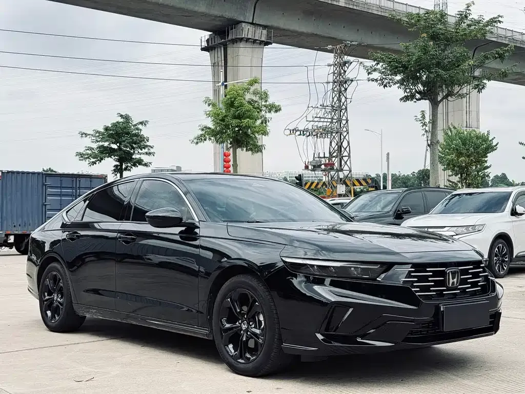 Honda Accord — фото 10