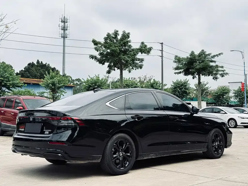 Honda Accord — фото 3