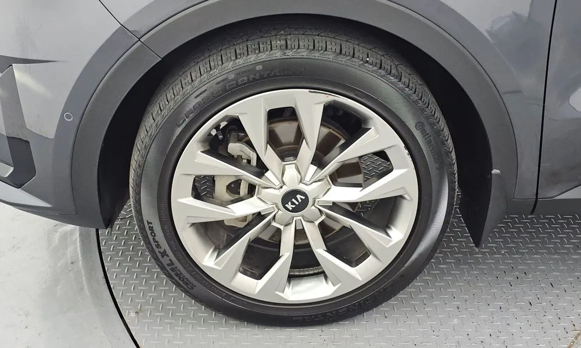 Kia Sorento — фото 9