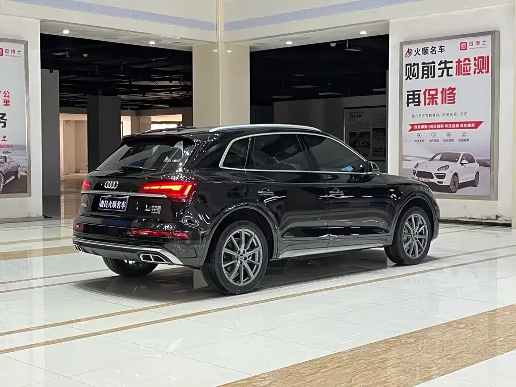 Audi Q5L — фото 3
