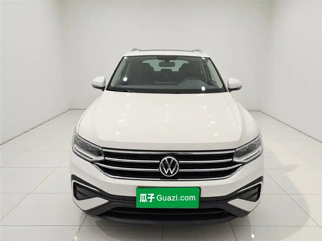 Volkswagen Tiguan L — фото 4