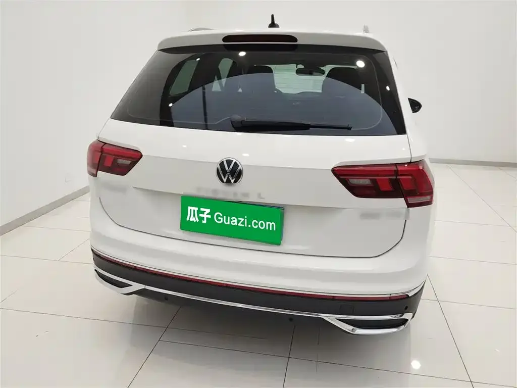 Volkswagen Tiguan L — фото 2