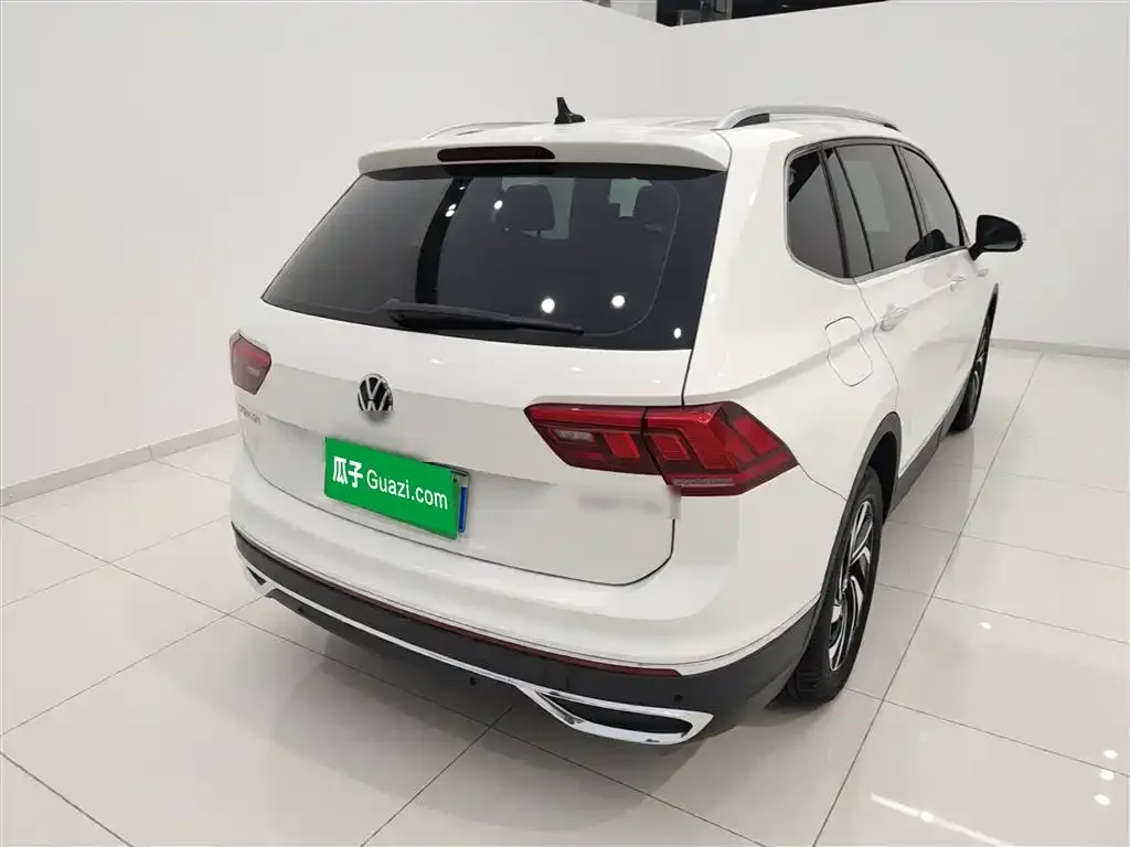 Volkswagen Tiguan L — фото 3