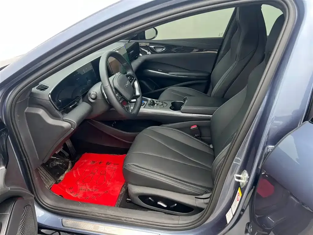 BYD Seal — фото 10