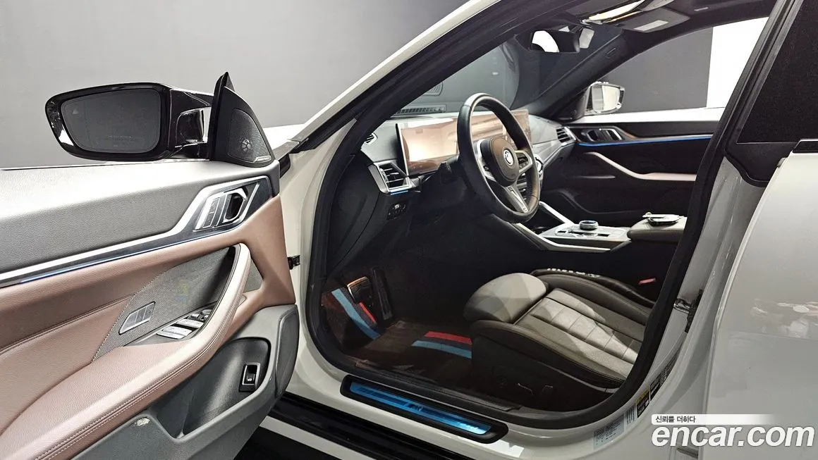 BMW i4 — фото 7