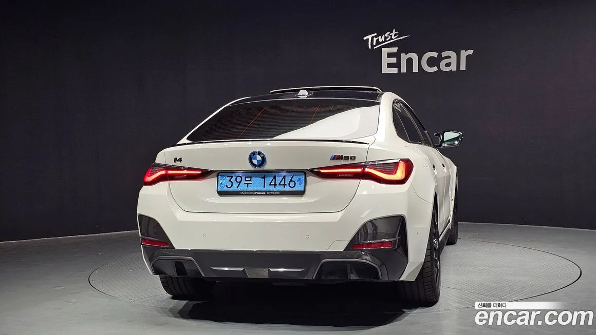 BMW i4 — фото 6