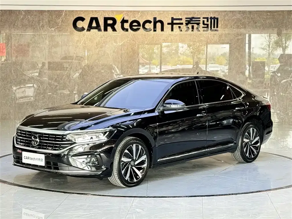 Volkswagen Passat — фото 1